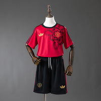 Manchester United Cultural Story - Vermelho Infantil Kit Camisa 25/26
