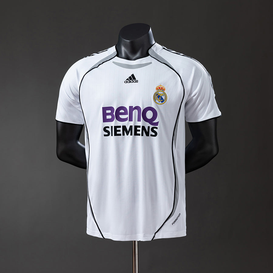 Real Madrid Versão Jogador Retrô Principal 06/07