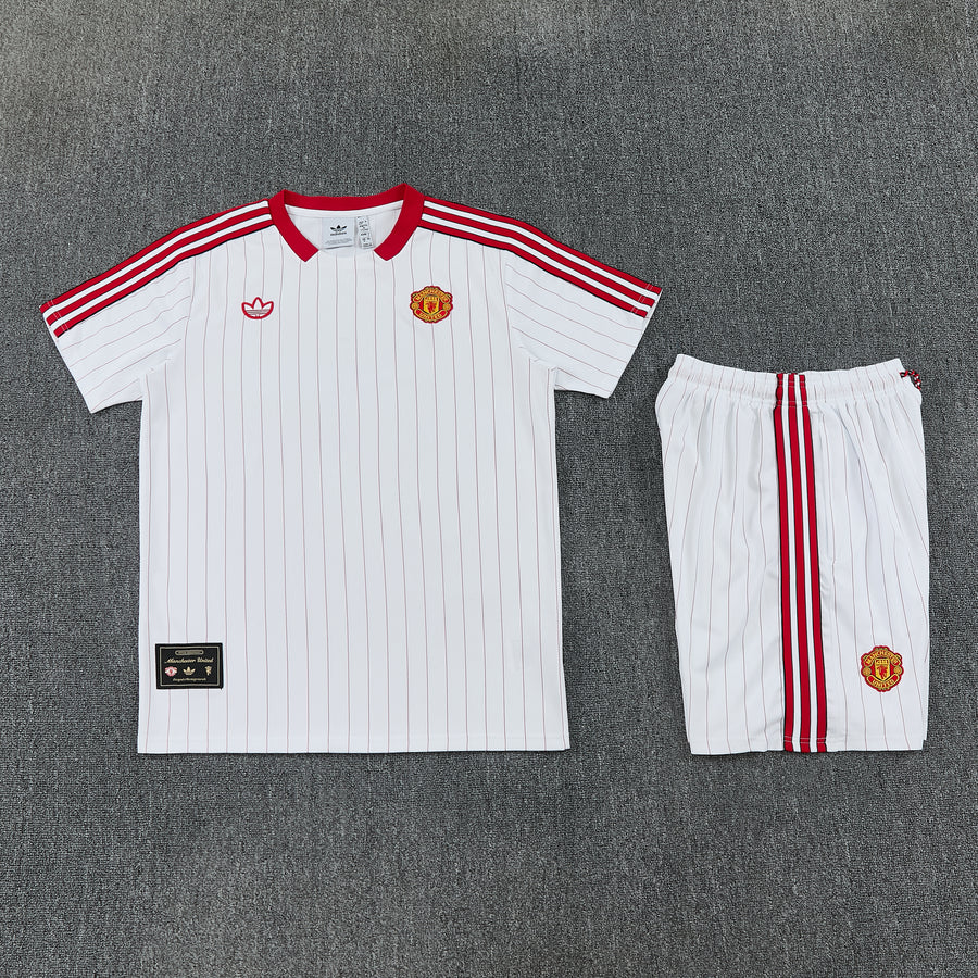 Conjunto Social 26 Manchester United branco e vermelho