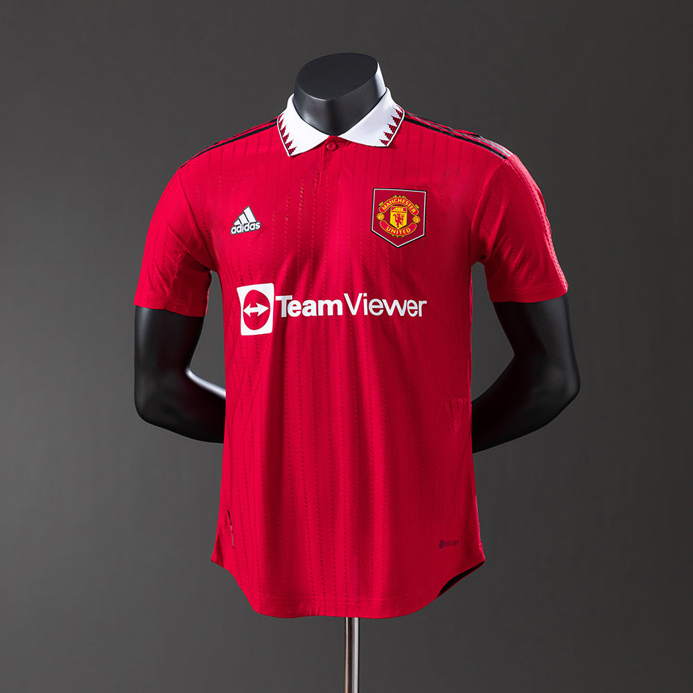 Manchester United Principal Retrô Versão Jogador Camisa 22/23