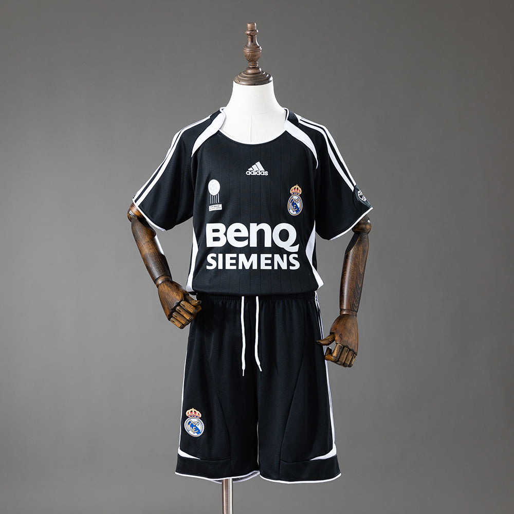 Real Madrid Secundária Terceira Infantil Kit Retrô Camisa 06/07