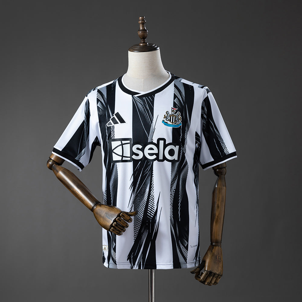 Newcastle United Principal Camisa 26/27