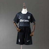 Sporting Lisbon ： Secundária Infantil Kit Camisa 25/26